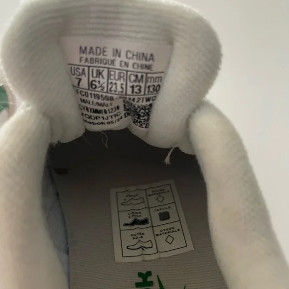 Reebok Classic White/Green Boys Sneakers - Picture 7 of 7